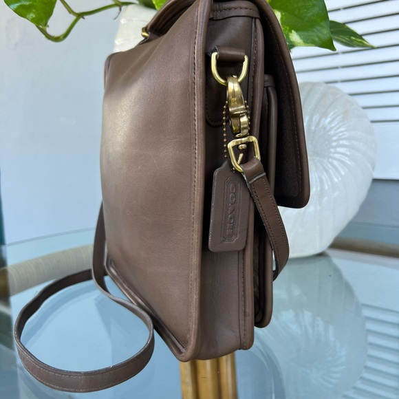 Vintage Coach #5130 Station Bag in Rare "Taupe" Leather - Picture 5 of 10